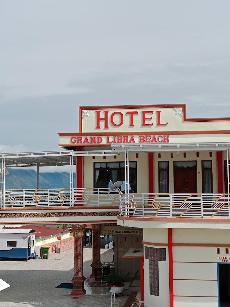 Pantai Libra SS Resto & Cafe Danau Toba